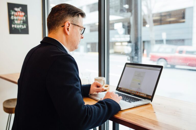 10 Power Tips for Finding New Clients via LinkedIn